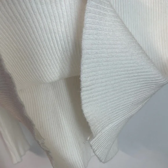 White Fitted Ribbed Long Sleeve Tee - Picture 4 of 4